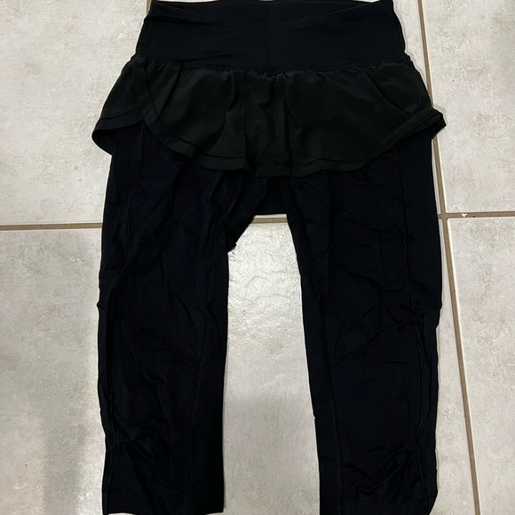 Capri with skirt - Picture 1 of 3